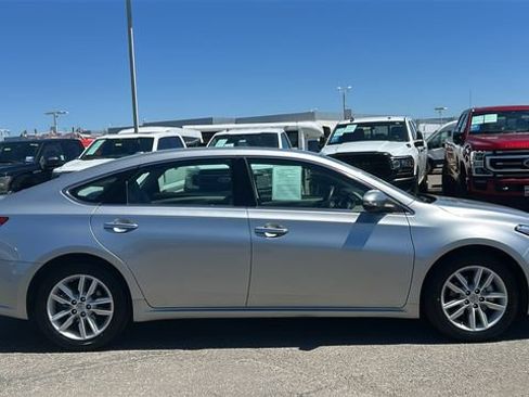 Used 2015 Toyota Avalon XLE Premium FWD image 2