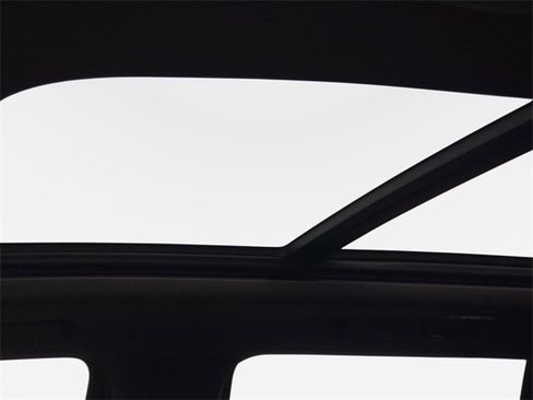 Used 2021 GMC Yukon SLT w/ SLT Luxury Plus Package image 34