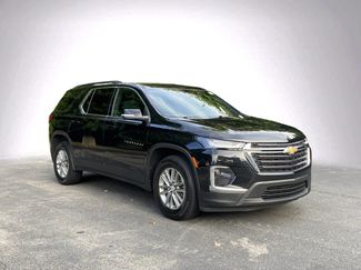 Used 2023 Chevrolet Traverse LT FWD video 2