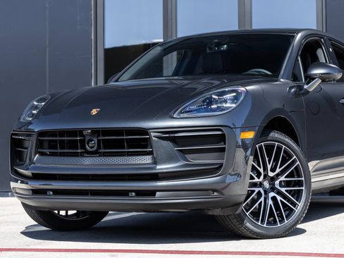 New 2026 Porsche Macan image 7