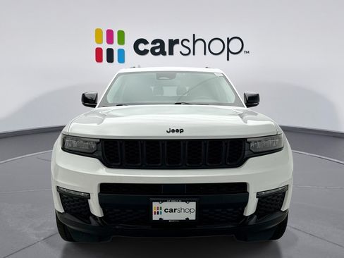 Used 2023 Jeep Grand Cherokee L Limited w/ Black Appearance Package AWD/4WD image 8