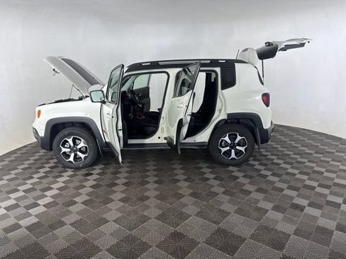 Used 2019 Jeep Renegade Trailhawk w/ Cold Weather Group II AWD/4WD image 11