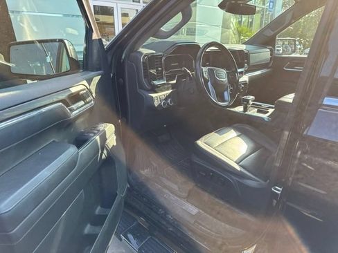 Used 2022 GMC Sierra 1500 SLT w/ SLT Premium Plus Package AWD/4WD image 8