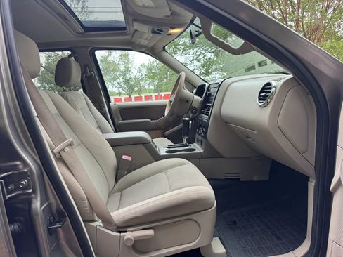 Used 2007 Ford Explorer Sport Trac XLT RWD image 18