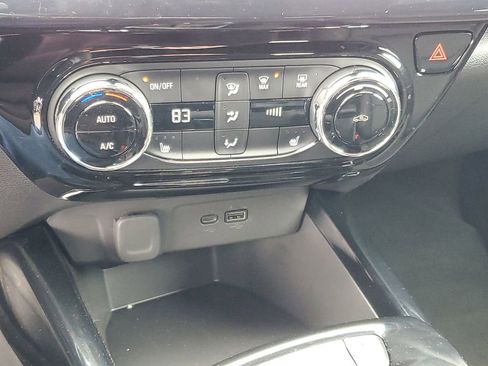 Certified 2025 Chevrolet Trax RS w/ Driver Confidence Package image 17