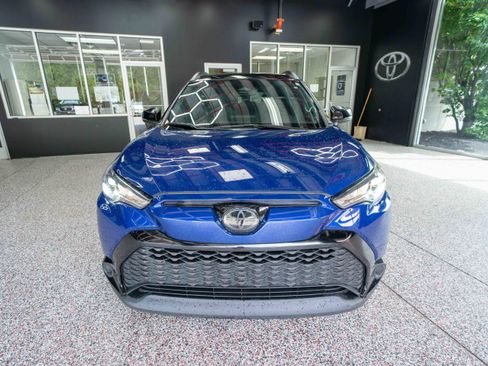 Used 2024 Toyota Corolla Cross AWD Hybrid w/ Moonroof Package image 6