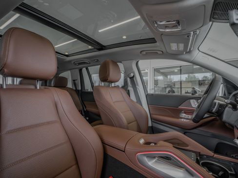 New 2026 Mercedes-Benz GLS 450 4MATIC image 29