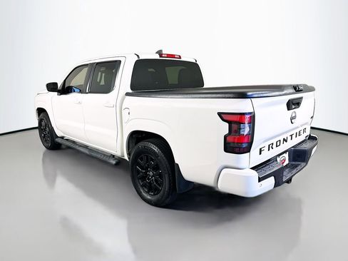 Used 2023 Nissan Frontier SV w/ Midnight Edition Package image 7