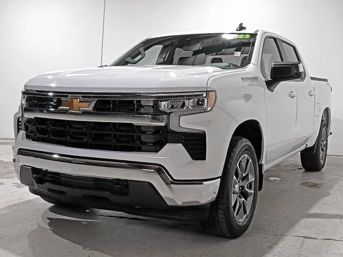 Used 2023 Chevrolet Silverado 1500 LT image 3