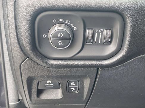 Used 2019 RAM 1500 Big Horn AWD/4WD image 18
