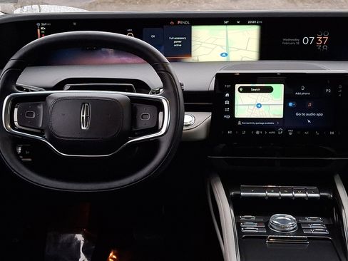 Certified 2024 Lincoln Nautilus Premier image 12