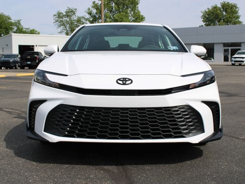 New 2026 Toyota Camry SE FWD image 3