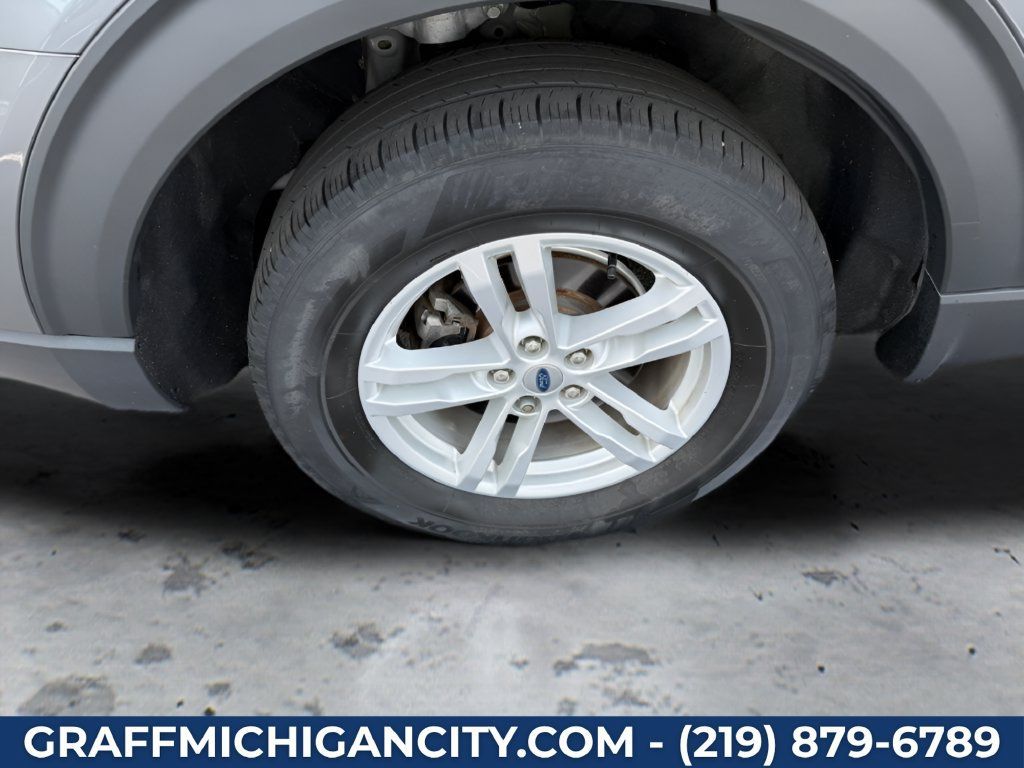 Used 2022 Ford Explorer XLT w/ Equipment Group 202A AWD/4WD image 40