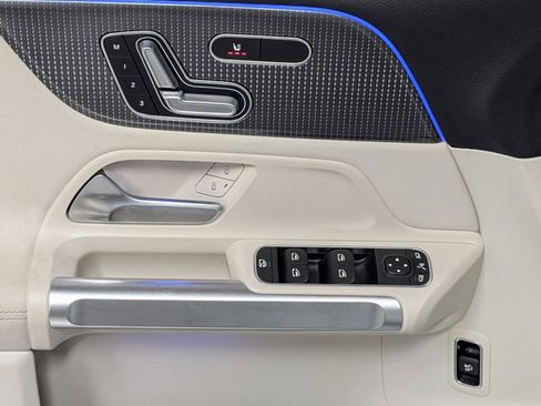 Used 2023 Mercedes-Benz EQB 300 4MATIC w/ Exclusive Package image 14