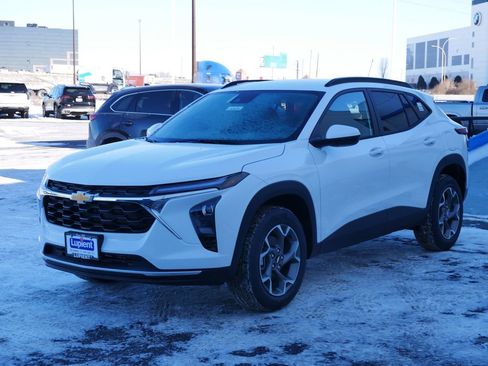 New 2026 Chevrolet Trax LT w/ Driver Confidence Package image 9