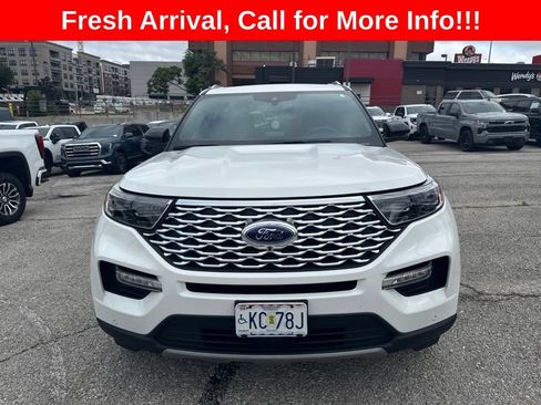 Used 2024 Ford Explorer Platinum w/ Technology Package AWD/4WD image 2