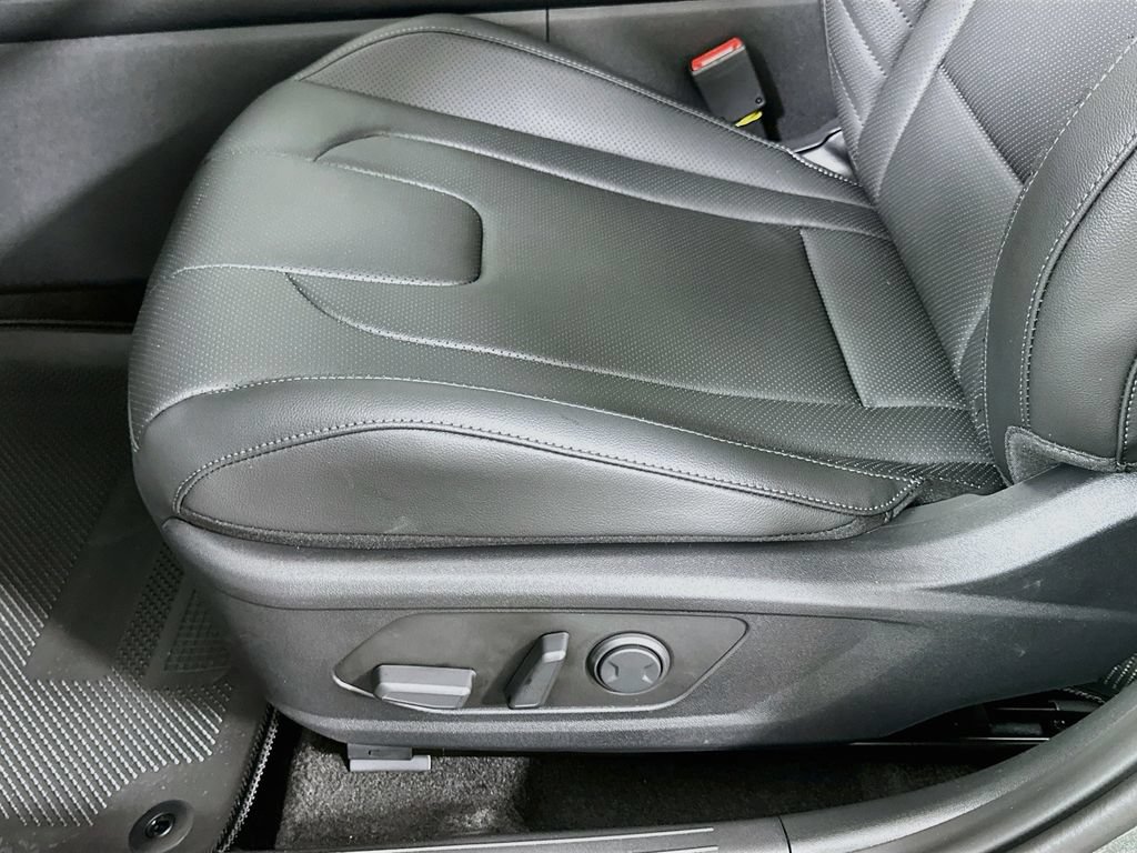 New 2026 Hyundai Elantra Limited FWD image 20