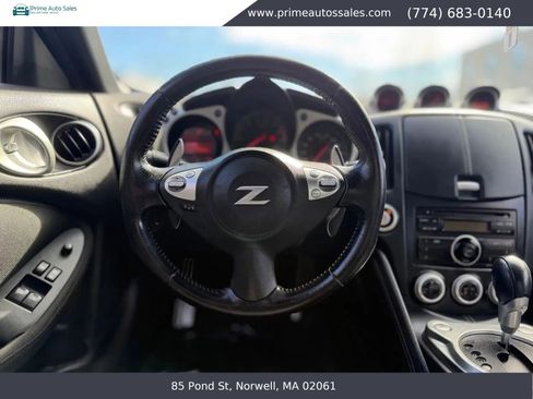 Used 2014 Nissan 370Z Coupe RWD image 10