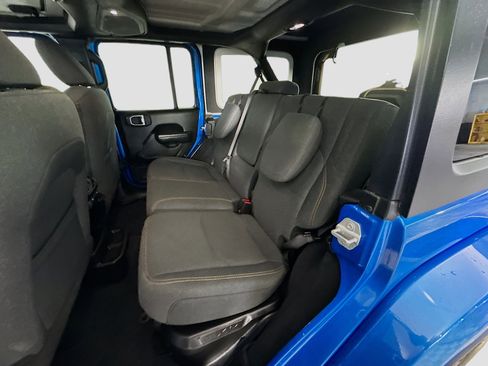 Used 2024 Jeep Wrangler Unlimited w/ Convenience Group AWD/4WD image 25