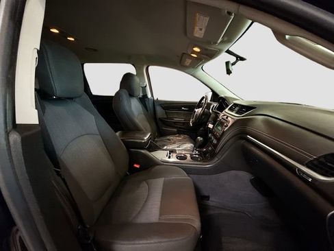 Used 2017 Chevrolet Traverse LT image 27