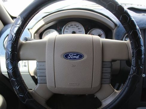 Used 2007 Ford F150 Lariat image 11