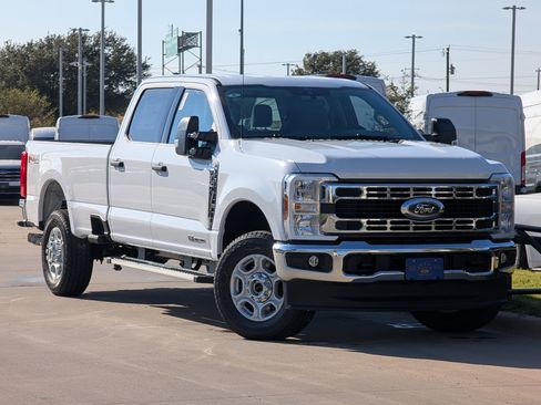 New 2026 Ford F350 XLT w/ FX4 Off-Road Package image 2