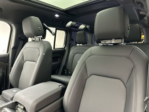 Used 2025 Land Rover Defender 110 S AWD/4WD image 9