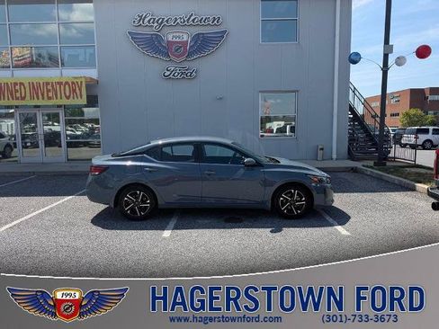 Used 2025 Nissan Sentra SV w/ All-Weather Package FWD image 1