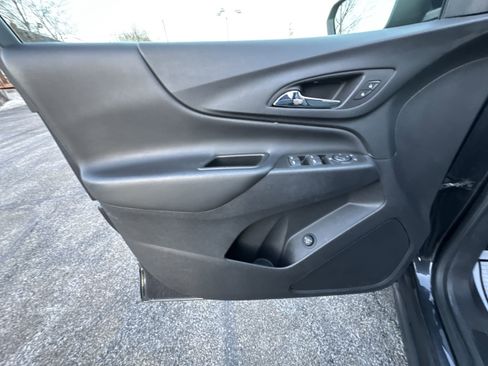 Used 2022 Chevrolet Equinox LT image 23