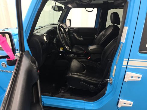 Used 2017 Jeep Wrangler Unlimited Sahara w/ Quick Order Package 24E Chief AWD/4WD image 9