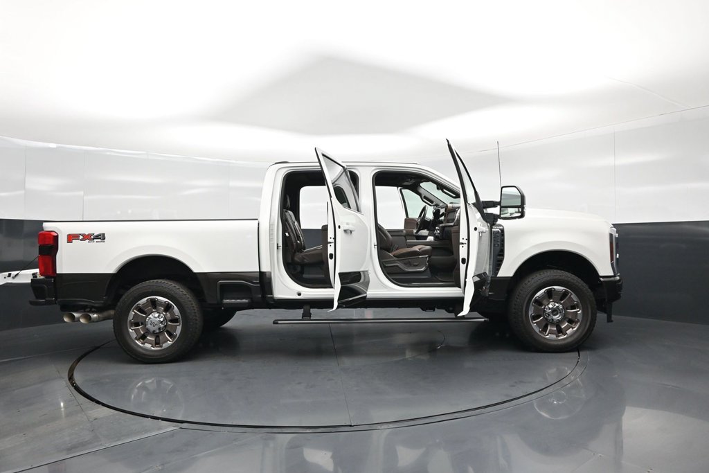Certified 2025 Ford F250 King Ranch AWD/4WD image 5