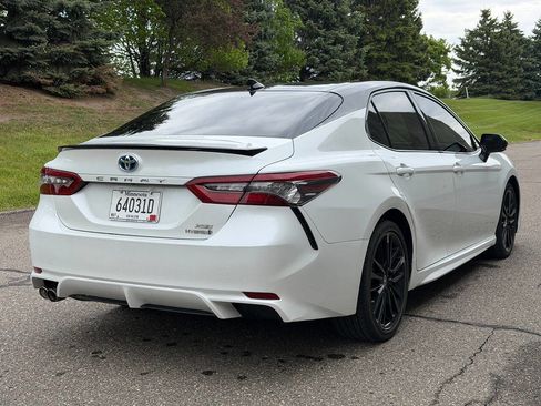 Used 2024 Toyota Camry XSE FWD image 3