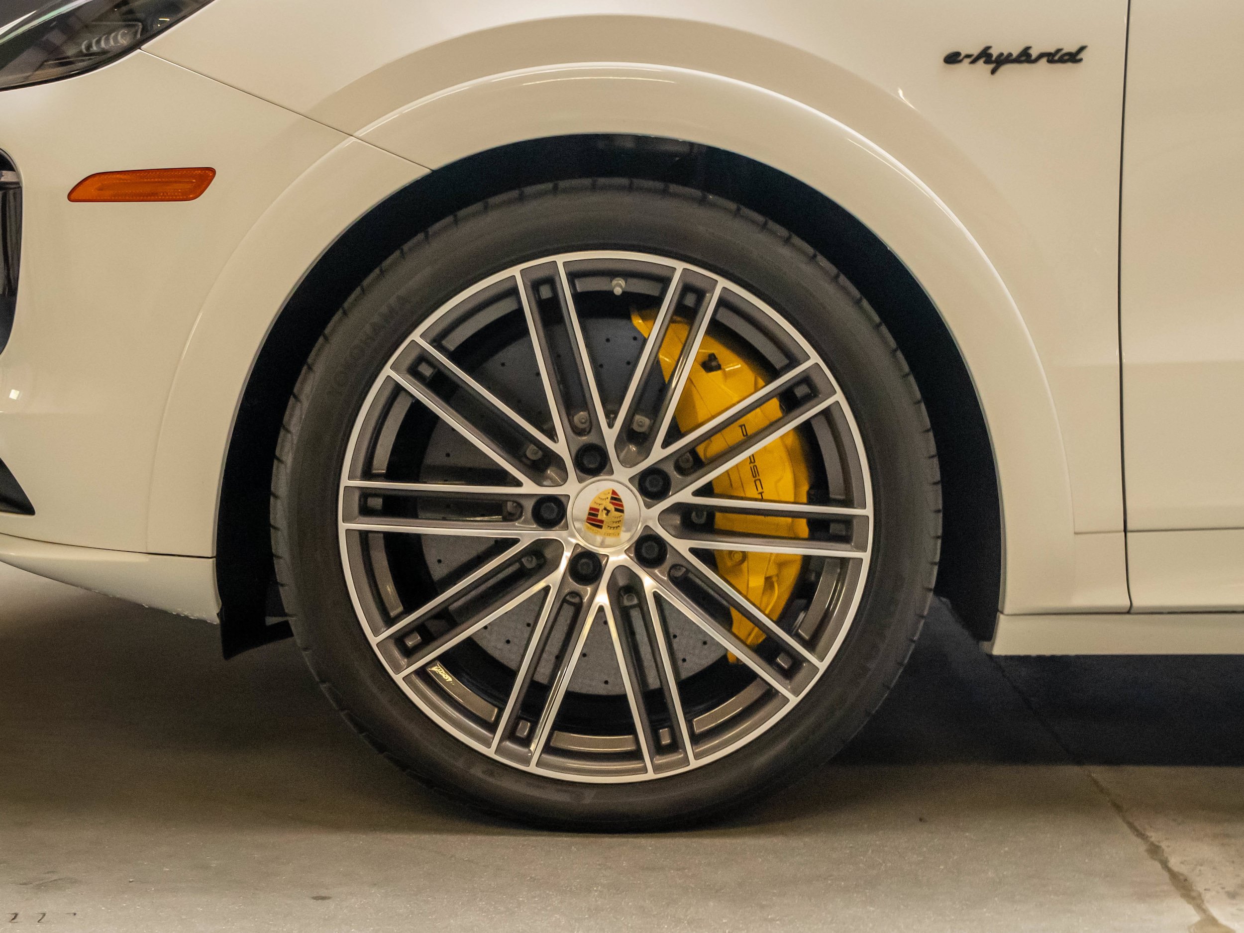 Used 2022 Porsche Cayenne Turbo S AWD/4WD image 18
