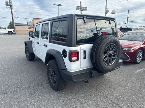 Used 2025 Jeep Wrangler Unlimited Sport AWD/4WD image 10