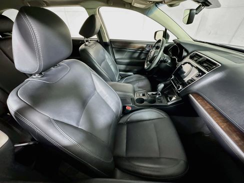 Used 2019 Subaru Outback 3.6R Limited AWD/4WD image 28