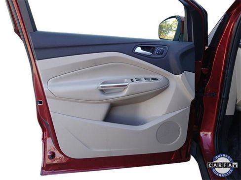 Used 2017 Ford Escape Titanium image 24