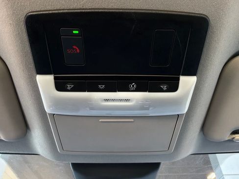 Used 2025 Nissan Sentra SV FWD image 16