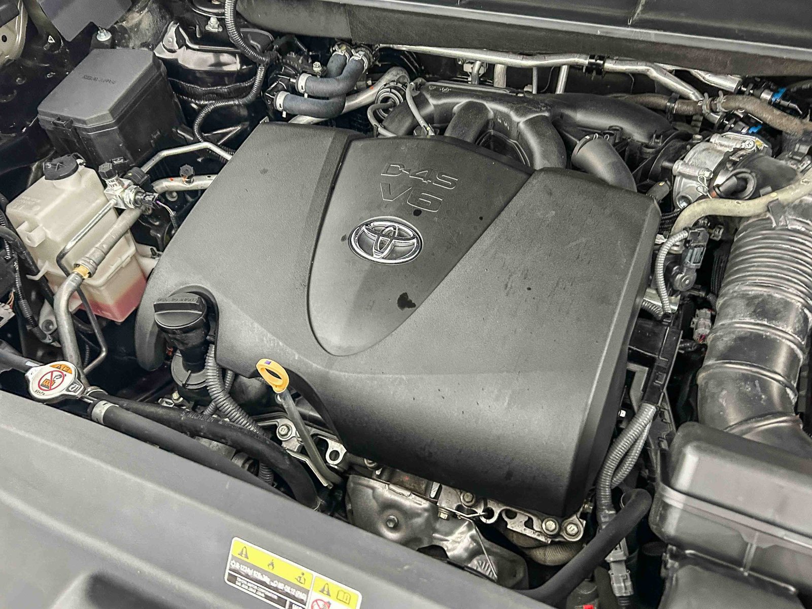 Used 2021 Toyota Highlander LE FWD image 27