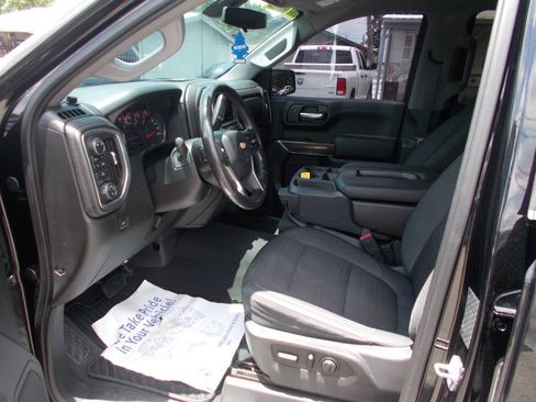 Used 2019 Chevrolet Silverado 1500 LT w/ Convenience Package AWD/4WD image 5