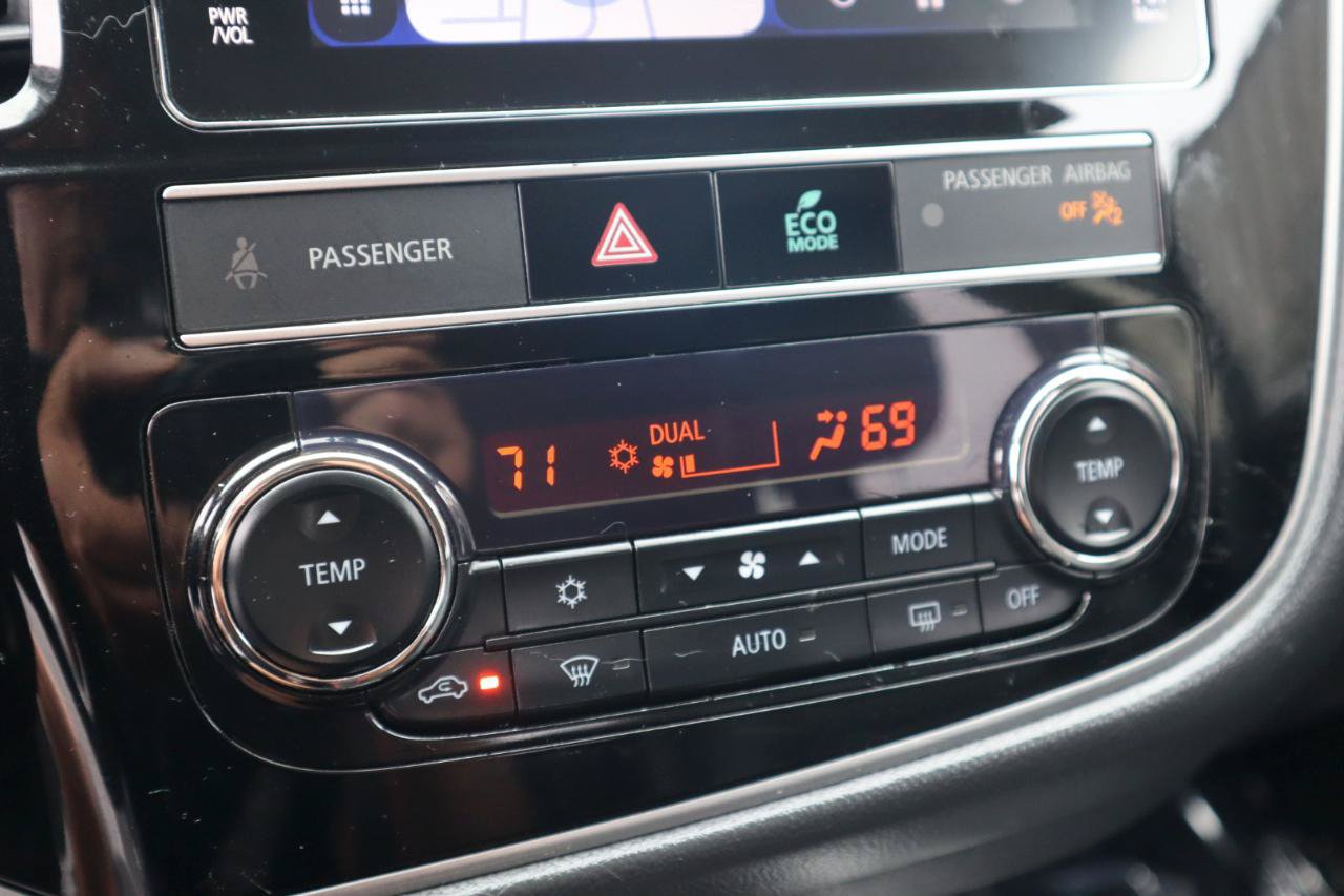 Used 2019 Mitsubishi Outlander SEL AWD/4WD image 65