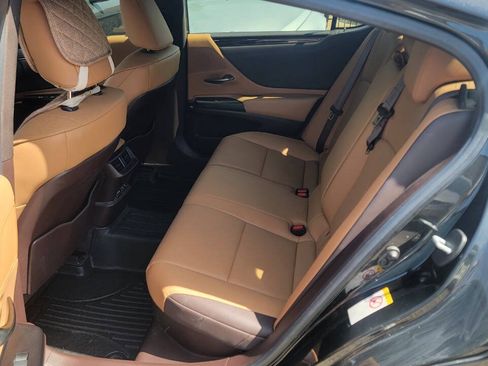 Used 2019 Lexus ES 300h FWD image 15