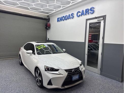 Used 2017 Lexus IS 200t w/ Navigation System Package RWD image 7