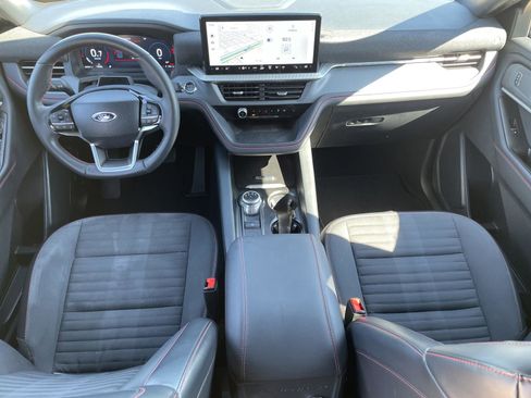 Used 2025 Ford Explorer ST-Line w/ ST-Line Street Pack image 27