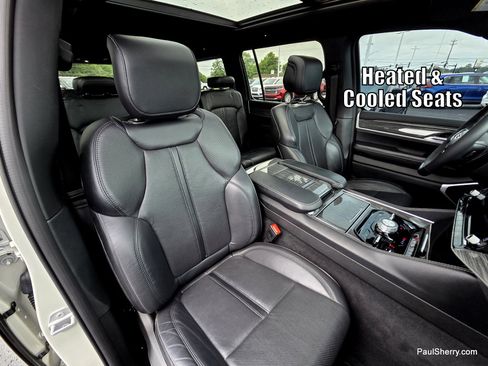 Used 2022 Jeep Wagoneer Series III w/ Premium Group I AWD/4WD image 50