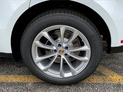 New 2025 Porsche Macan image 16