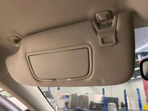 Used 2017 Ford Fusion SE image 32