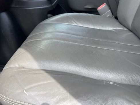 Used 2014 Chevrolet Express 2500 image 9