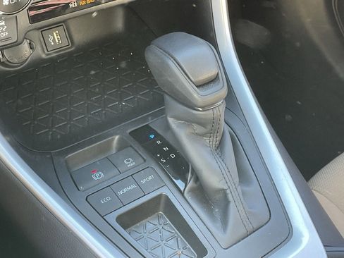 Used 2025 Toyota RAV4 XLE image 4