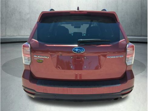 Used 2018 Subaru Forester 2.5i Limited AWD/4WD image 5