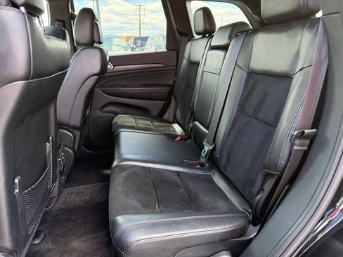 Used 2018 Jeep Grand Cherokee Altitude AWD/4WD image 25